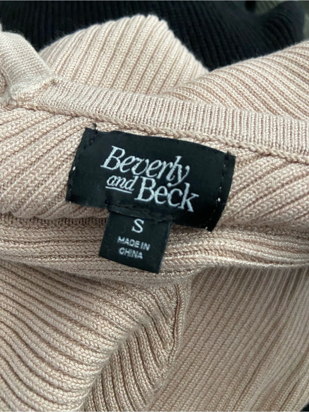 Beverly & Beck Ribbed V-Neck Cropped Sweater - 3pc Bundle - Picture 5 of 11